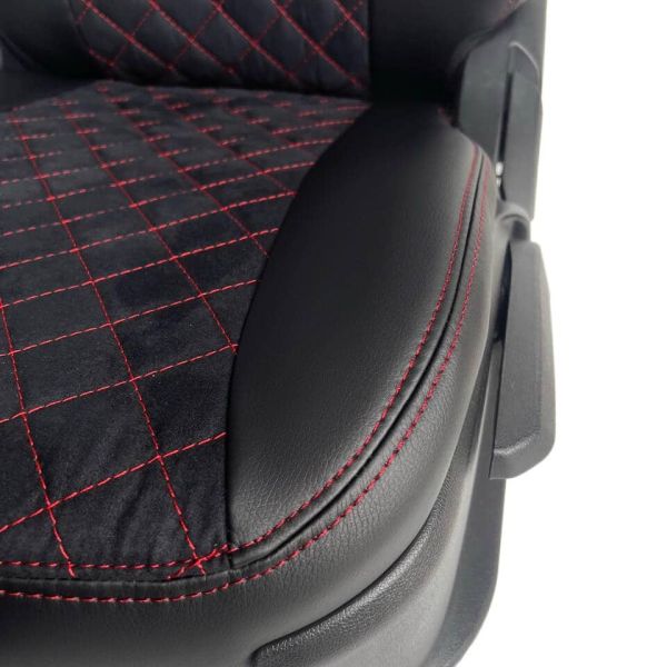 Чехлы Алькантара на Nissan Juke